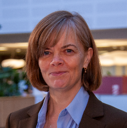 Helle_headshot_NOV_2022